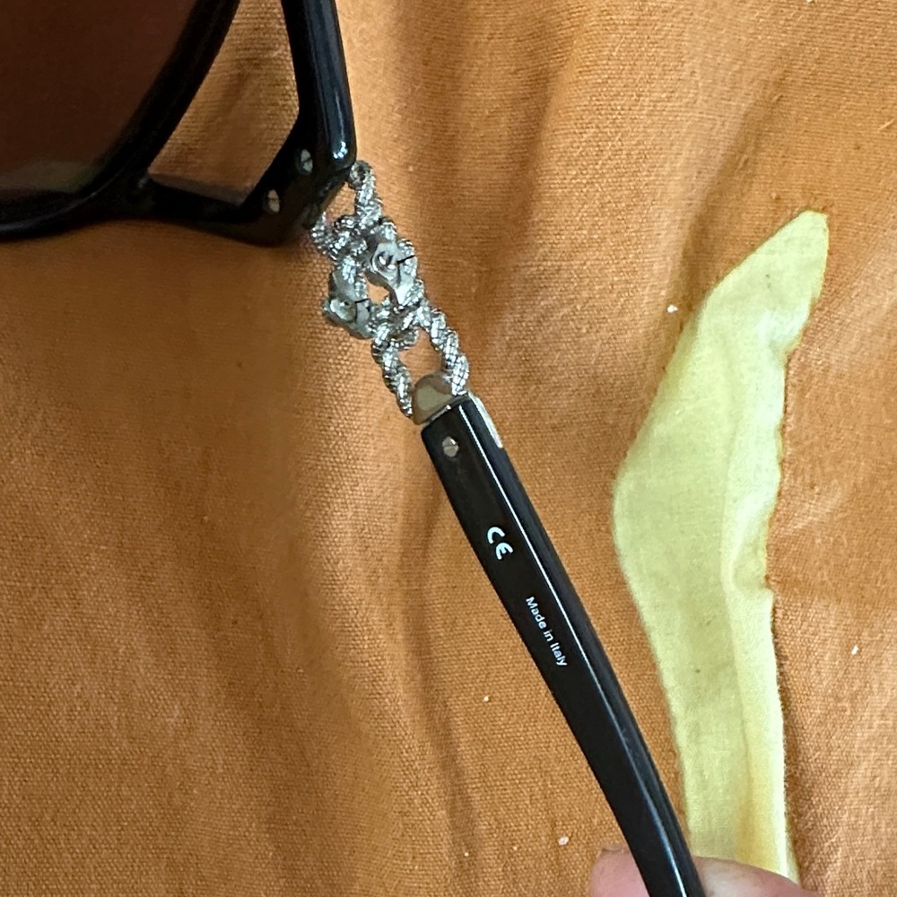 Loewe Black Oversized Sunglasses - Picture 8 of 8